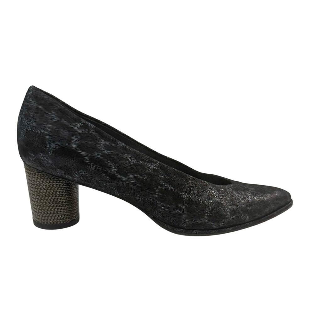 Stuart Weitzman Heels Size 9.5 Black Gray Leather Metal Round Heel Pointed Toe